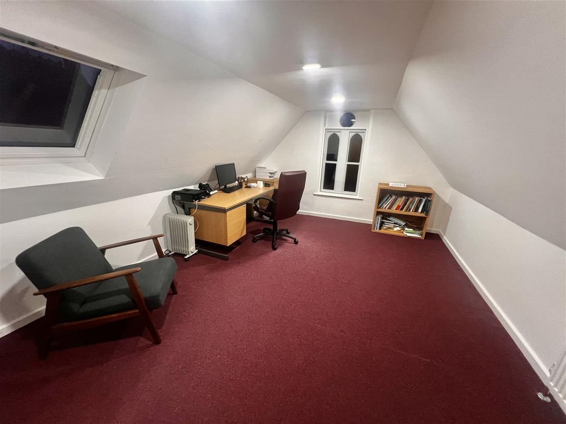 Cote Royd House, 7 Halifax Road, Edgerton
