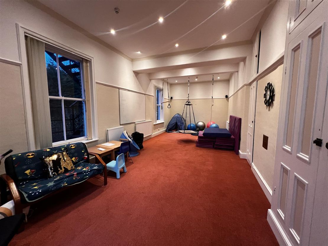 Cote Royd House, 7 Halifax Road, Edgerton
