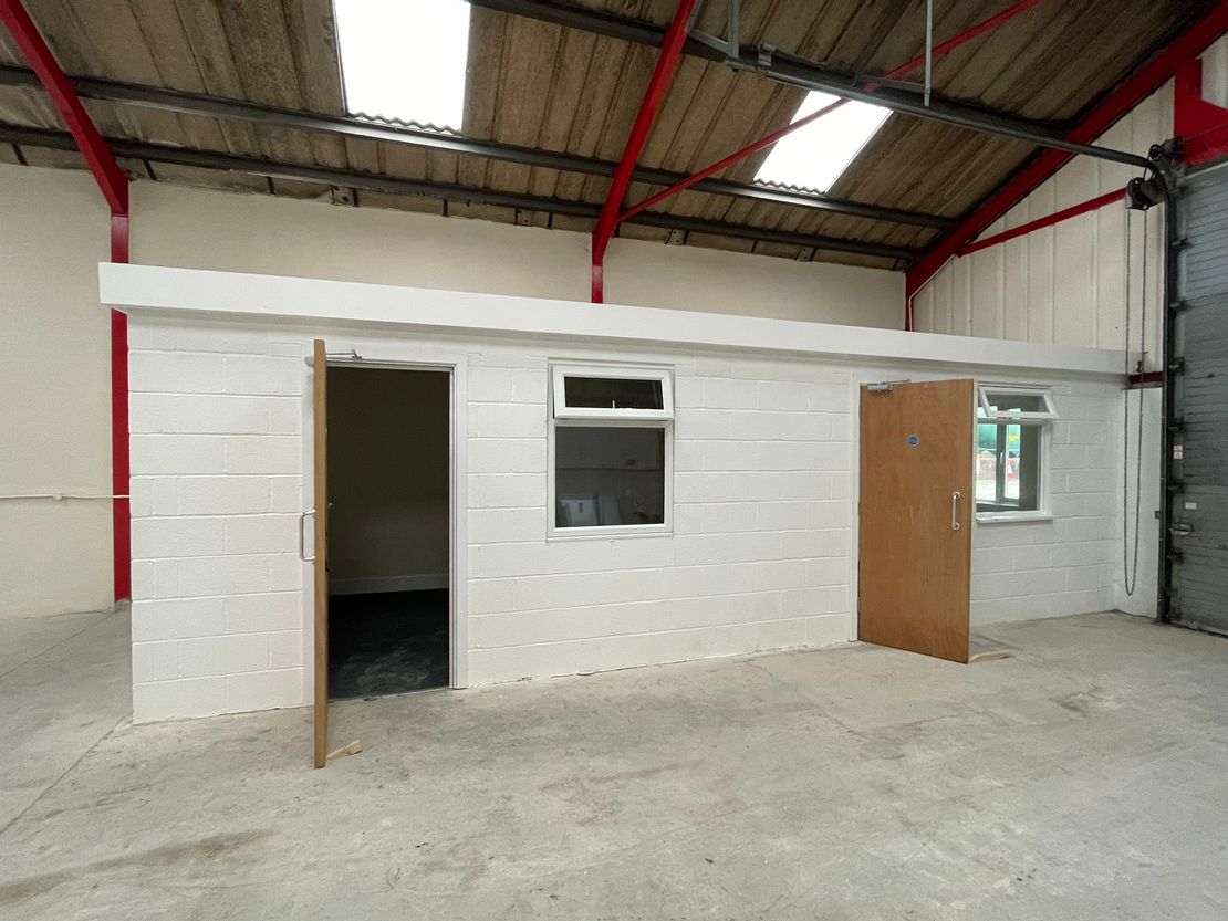 Unit 2 Studland Industrial Estate, Newbury, West Berkshire, RG20 0PW