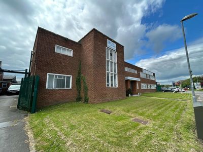 Property Image for Unit 1 Eastern Avenue Industrial, Eastern Avenue, Dunstable, Bedfordshire, LU5 4JY