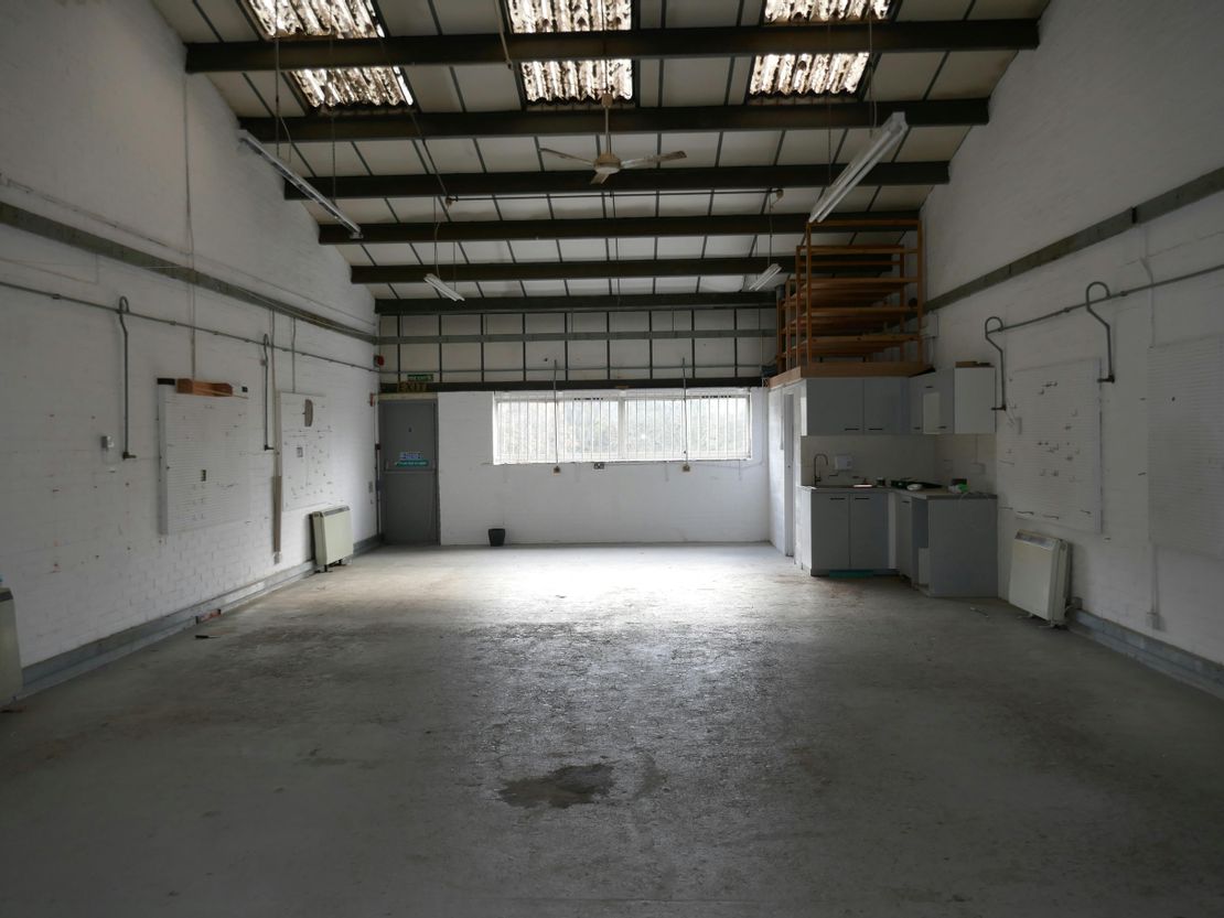 38 Oakwood Hill Industrial Estate, 38 Oakwood Hill, Loughton, IG10 3TZ