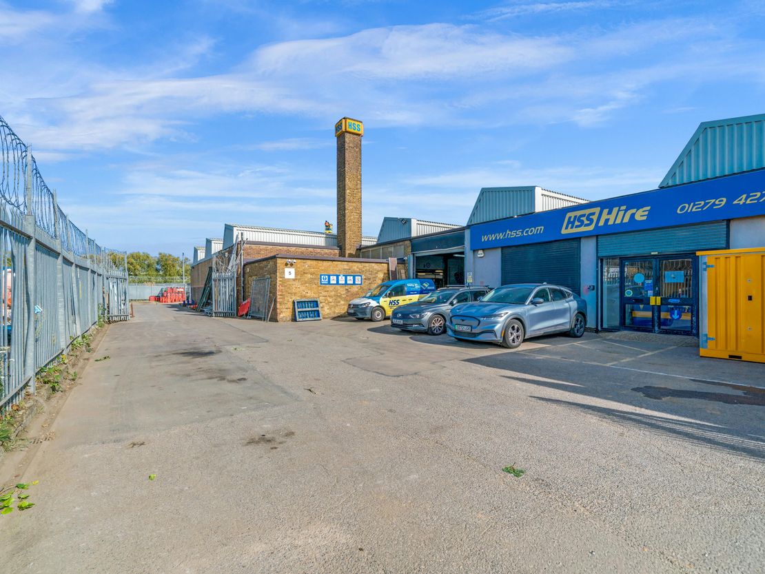 Former HSS Hire Unit, Edinburgh Way, Harlow, CM20 2DH