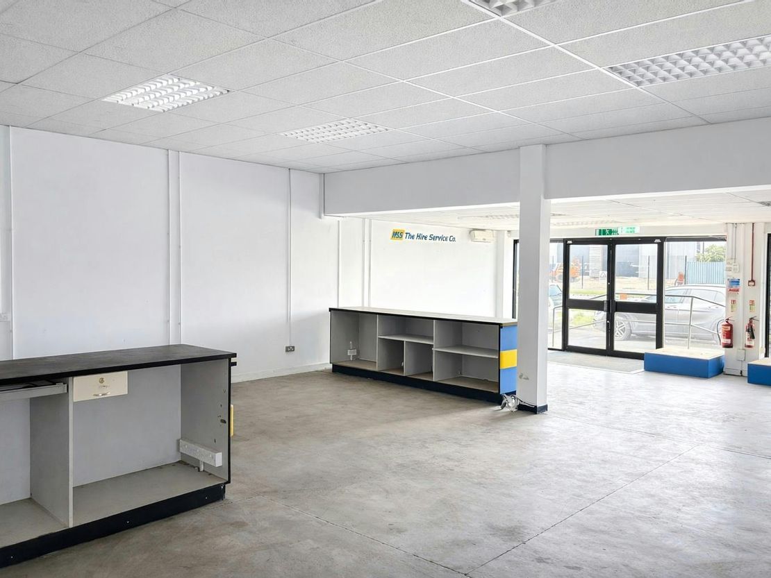 Former HSS Hire Unit, Edinburgh Way, Harlow, CM20 2DH