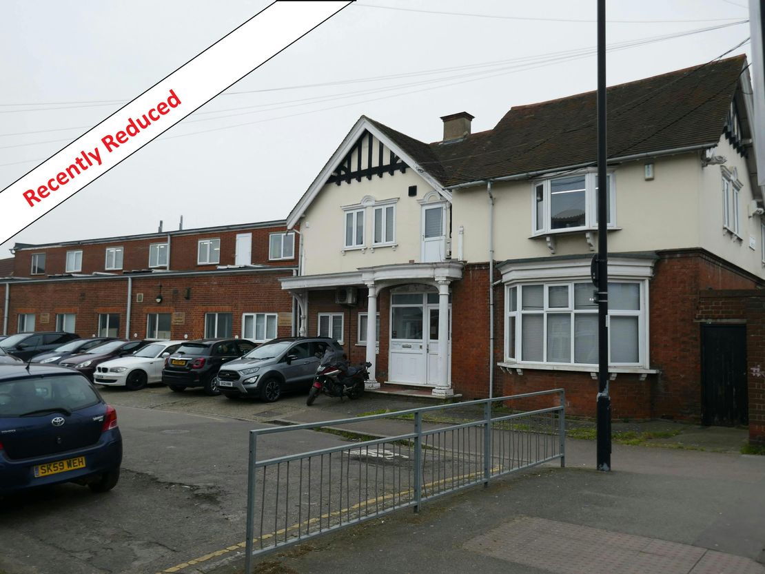 Newmet House and Fordoun House, Newmet House, Rue De St Lawrence, Waltham Abbey, EN9 1PF