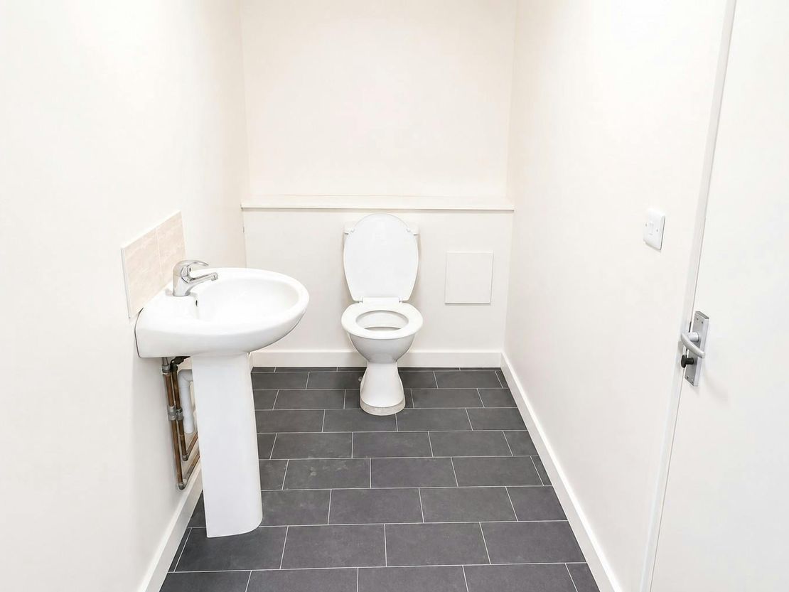 Unit 2, Peartree Business Centre, Harlow, CM20 2BD