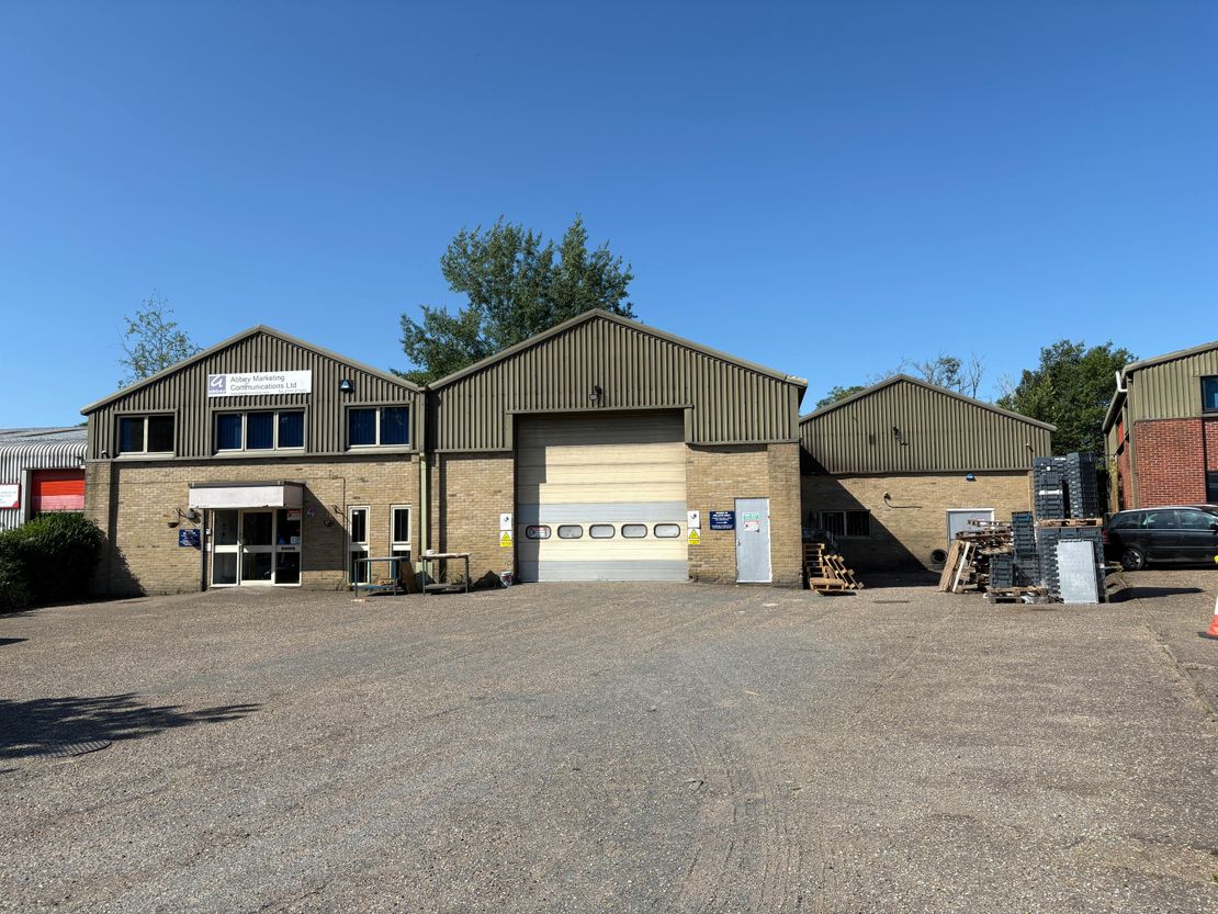 4 Oak Industrial Park, Chelmsford Road, Great Dunmow, CM6 1XN