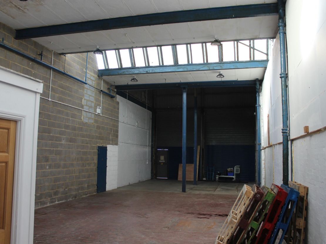 11 Oakwood Estate, South Road, Harlow, CM20 2BZ