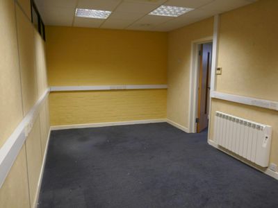 Property Image for 32-33 Oakwood Hill Industrial Estate, Oakwood Hill, Loughton, IG10 3TZ