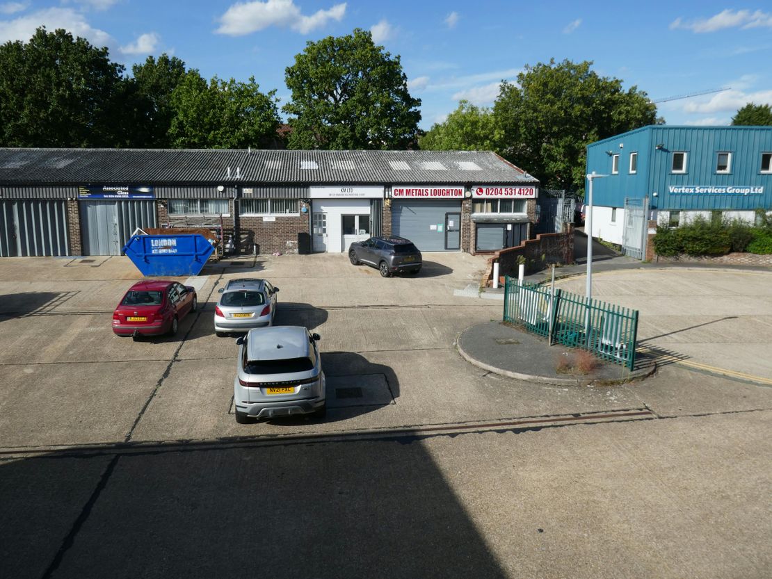 Units 32-33,34,37,38,39, Oakwood Hill, Loughton, IG10 3TZ