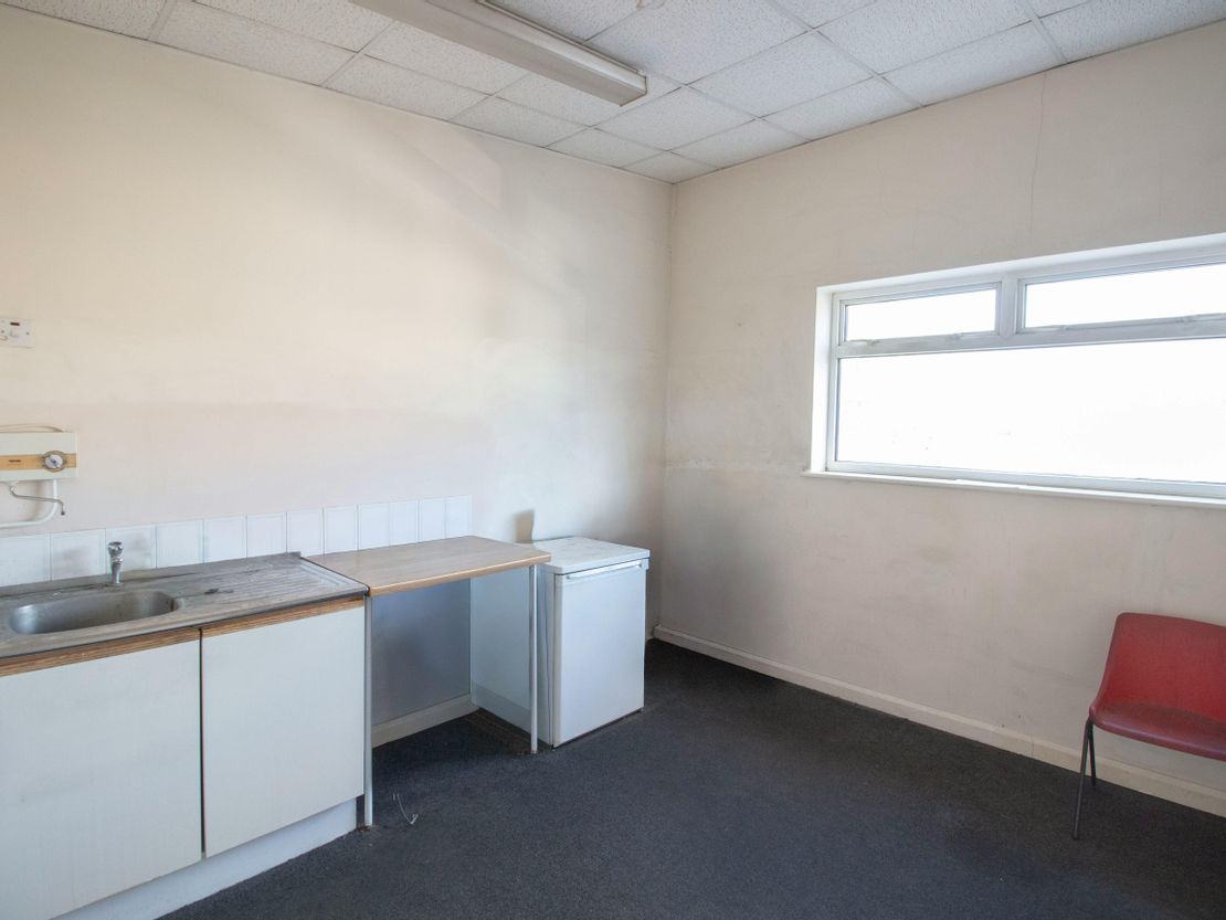 Unit 2a, Penfield Estate, 17 Lancaster Road, Uxbridge, UB8 1AP