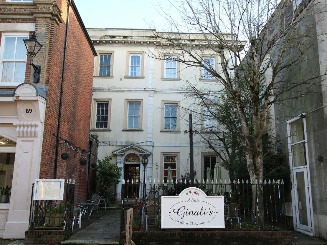 87 High Street, Poole, BH15 1AH