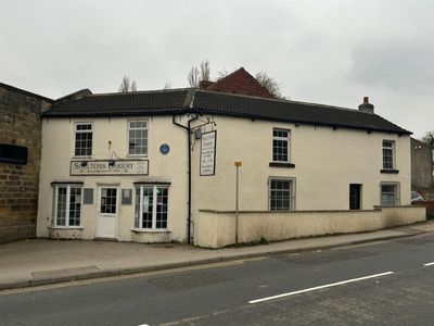 Property Image for 1-3 Barnsley Road, Hemsworth, Pontefract, West Yorkshire, WF9 4PY