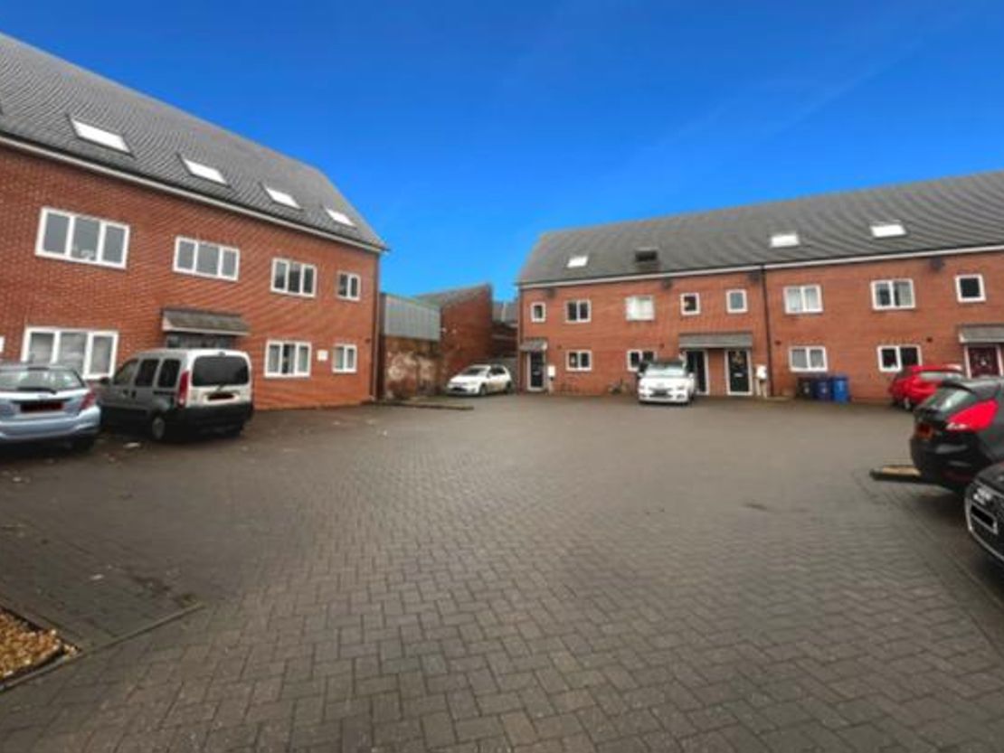 385 Chatsworth Road, Chesterfield, Derbyshire, S40 2DH