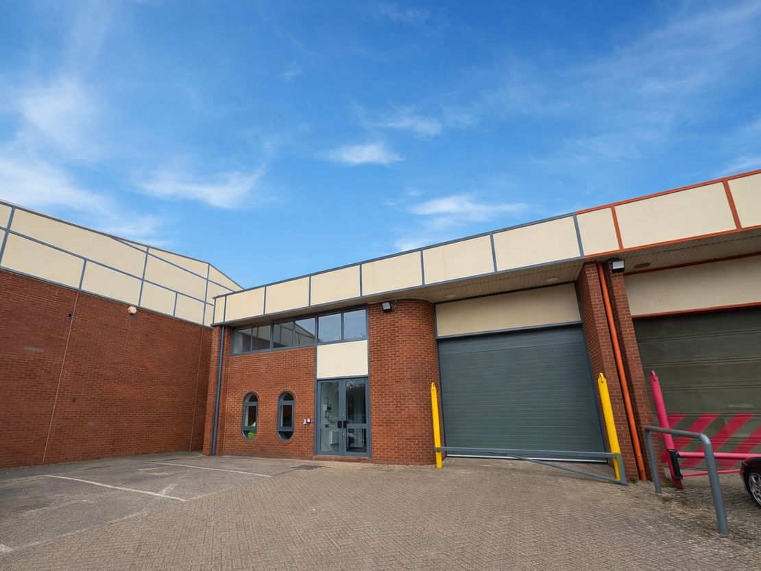9 Canons Road, Old Wolverton, Milton Keynes, South East, MK12 5TL