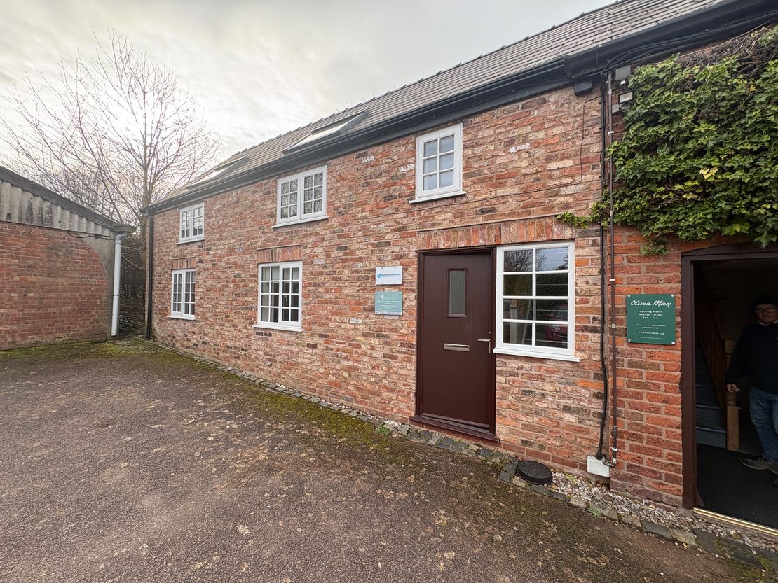 The Barns Lane End Farm, Kelsall Road, ASHTON HAYES, Cheshire, CH3 8BH