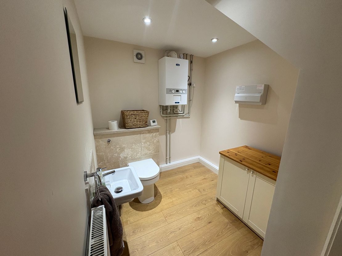 The Barns Lane End Farm, Kelsall Road, ASHTON HAYES, Cheshire, CH3 8BH