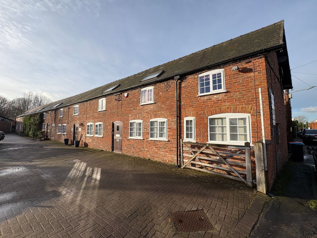 The Barns Lane End Farm, Kelsall Road, ASHTON HAYES, Cheshire, CH3 8BH