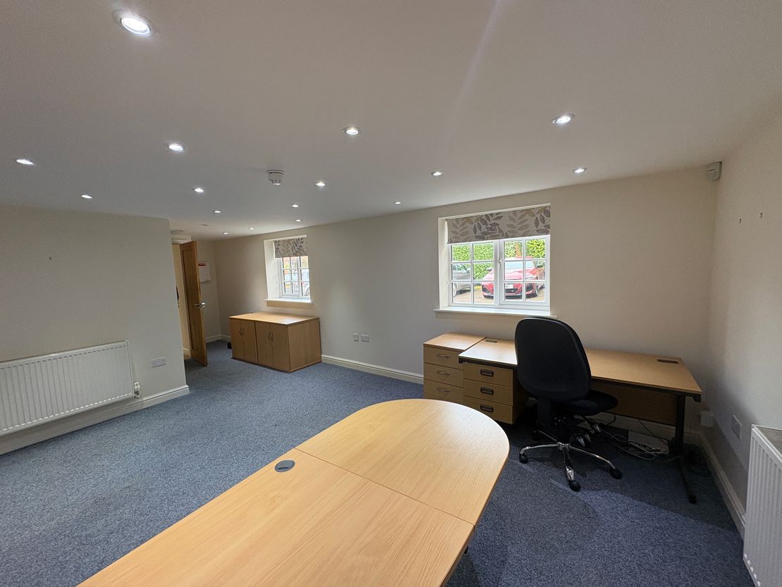 The Barns Lane End Farm, Kelsall Road, ASHTON HAYES, Cheshire, CH3 8BH