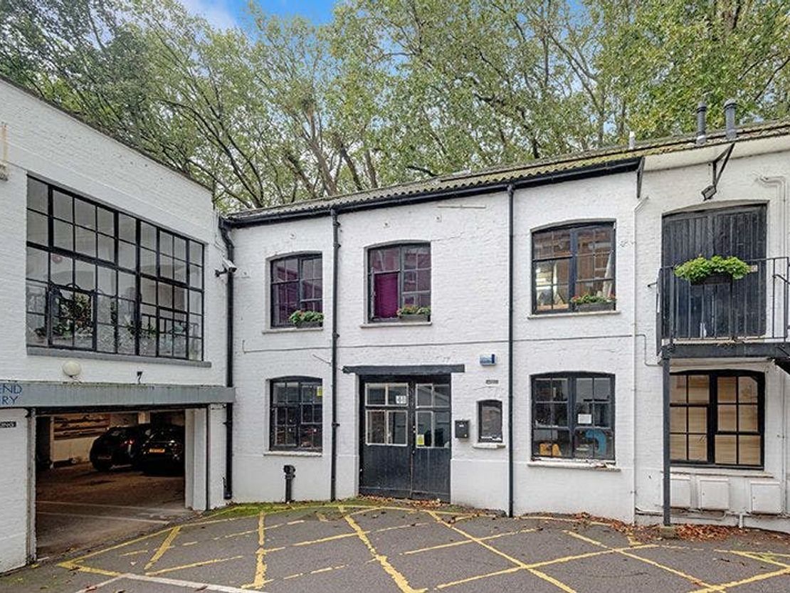 Unit 2, 4 Park End, Hampstead Heath, NW3 2SE