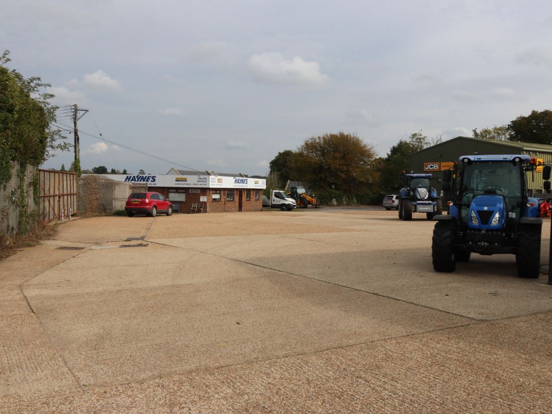 Squires Farm Industrial Estate, Palehouse Common, Framfield, Uckfield, East Sussex, TN22 5RB