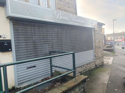 Property Image for 12 Oldfield Lane, Heckmondwike