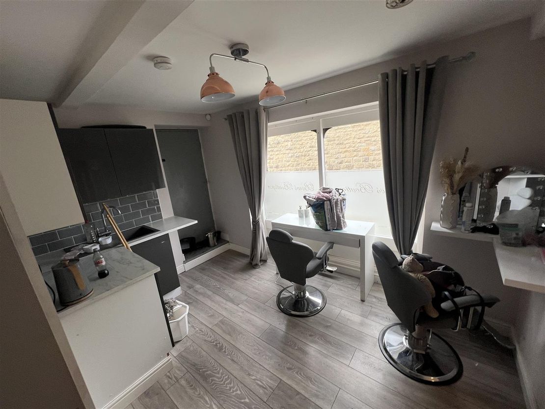 12 Oldfield Lane, Heckmondwike