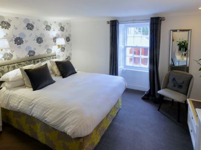 Property Image for Selkirk Arms Hotel, High Street, Kirkcudbright, Dumfries and Galloway, DG6 4JG