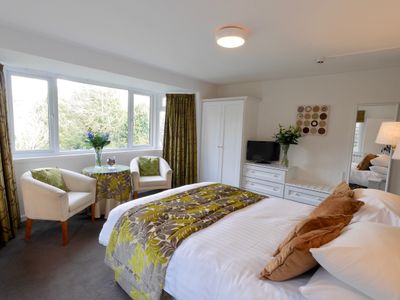 Property Image for Selkirk Arms Hotel, High Street, Kirkcudbright, Dumfries and Galloway, DG6 4JG