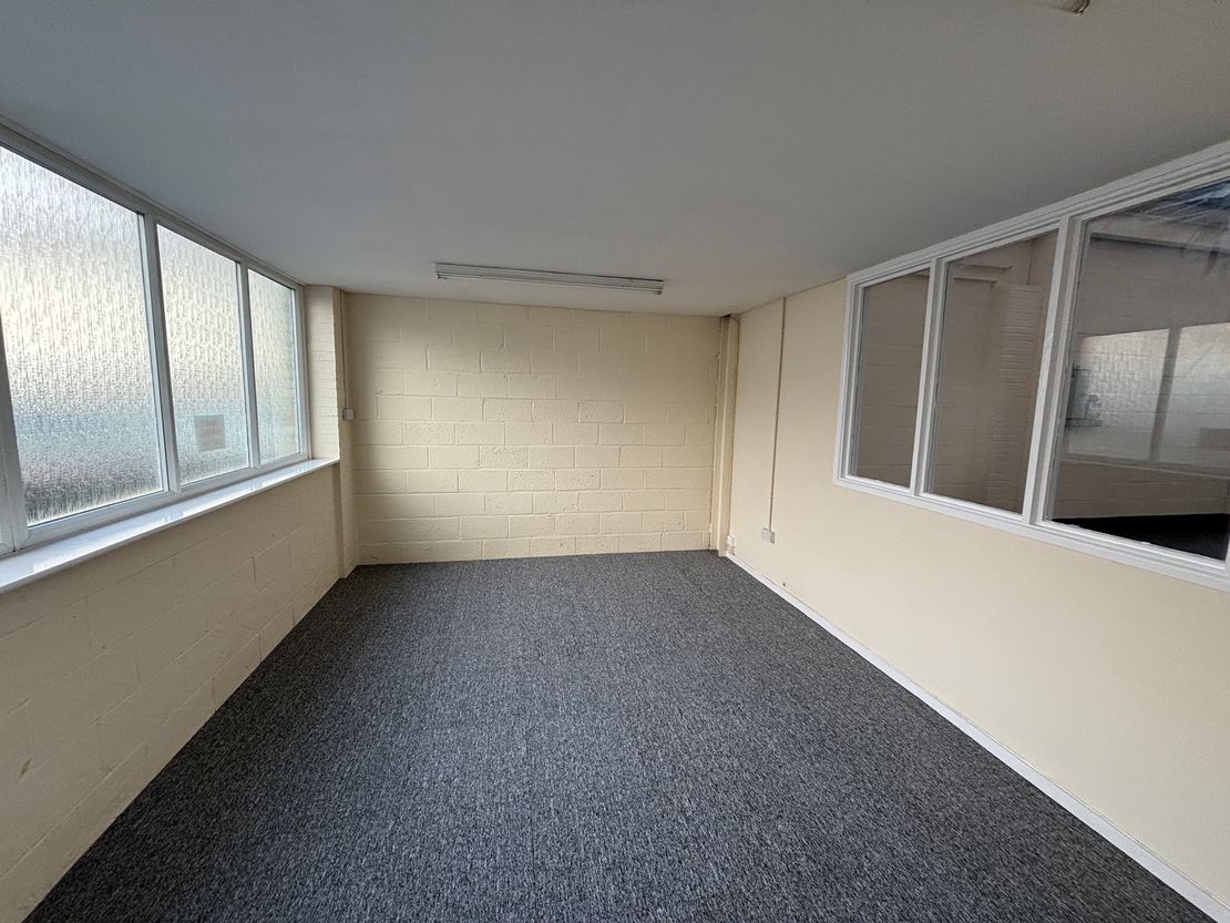Unit 10F Britannia Estate, Leagrave Road, Luton, LU3 1RJ