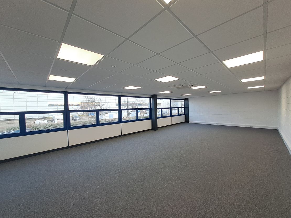 Unit 18, Tanners Drive, Blakelands, Milton Keynes, MK14 5BU