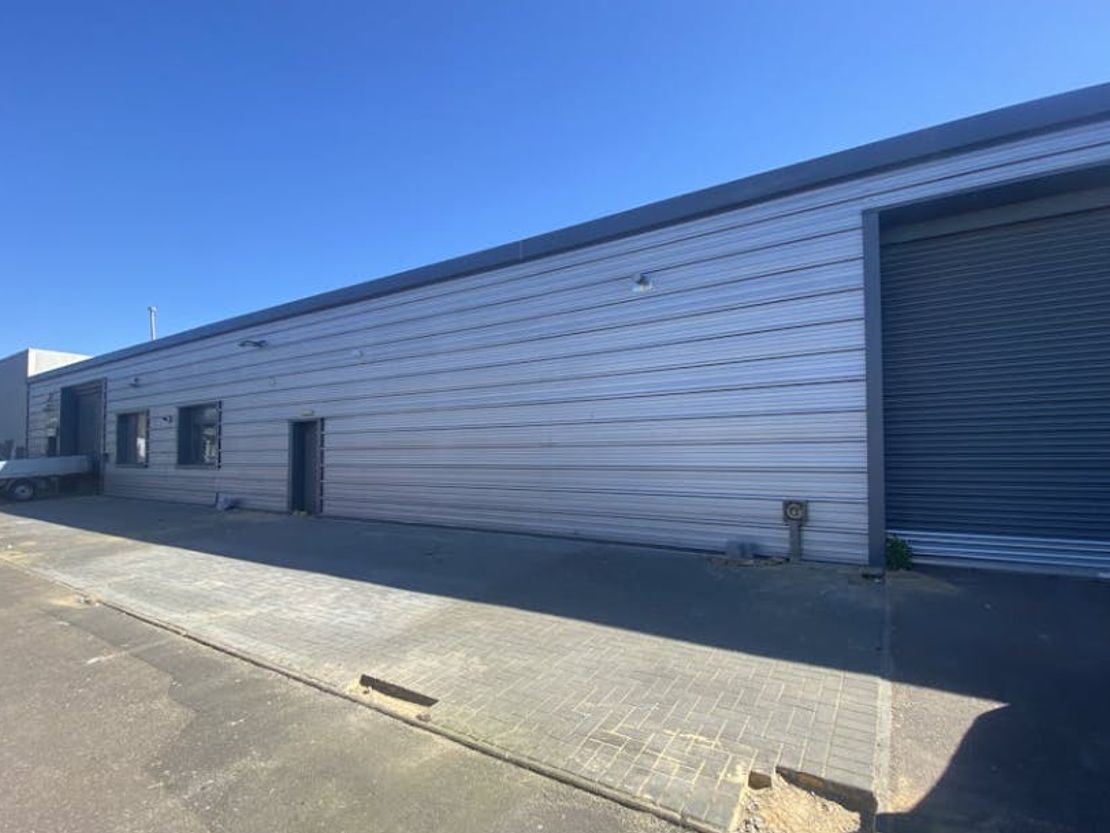 Units A1 & A2, 2 Greycaine Road, Watford, WD24 7GP