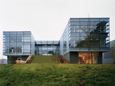 Property Image for 2 Astolat Way, Guildford, GU3 1NE