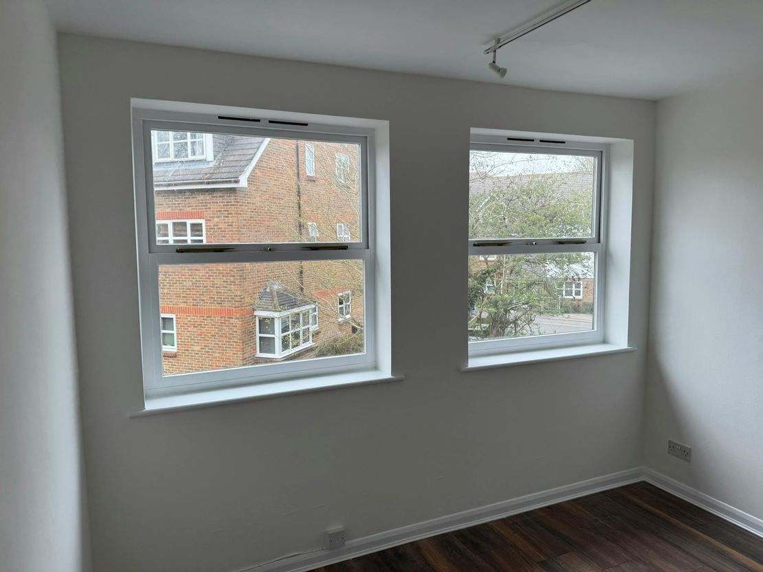 10B Robin Hood Road, St John's, Woking, GU21 8SP
