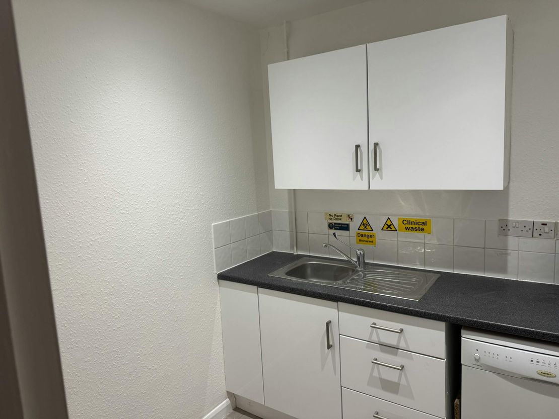 10B Robin Hood Road, St John's, Woking, GU21 8SP