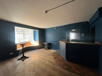 Property Image for The Queen's Head Hotel, 1 St. James Street, Monmouth, Monmouthshire, NP25 3DL