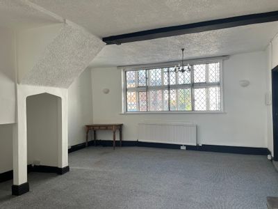 Property Image for The Queen's Head Hotel, 1 St. James Street, Monmouth, Monmouthshire, NP25 3DL