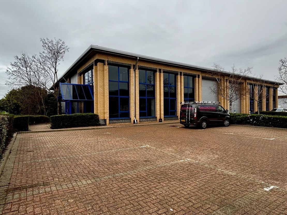 Unit 3 Caxton Park, Caxton Road, Bedford, MK41 0TY