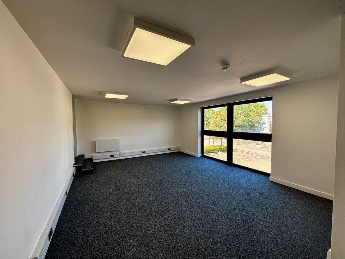18 Plover Close, Interchange Park, Newport Pagnell, MK16 9PS
