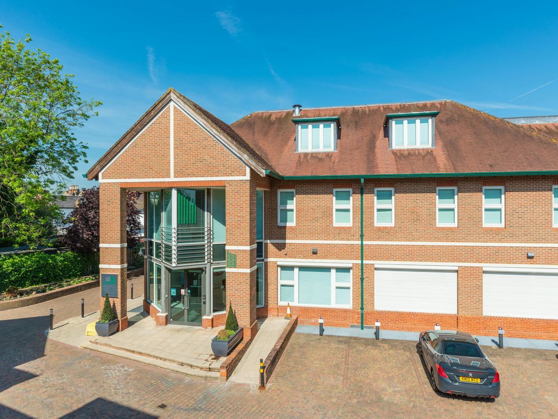 Chertsey Gate West, Chertsey, 43-47 London Street, Chertsey, KT16 8AP