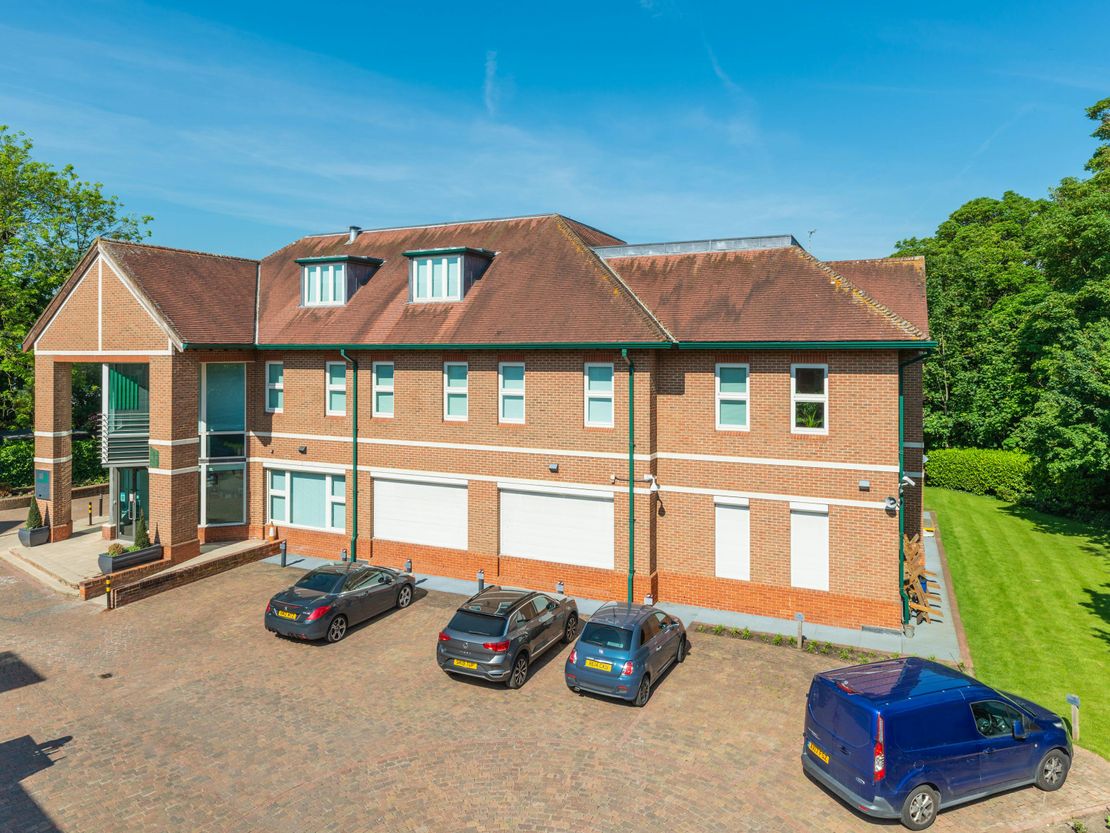 Chertsey Gate West, Chertsey, 43-47 London Street, Chertsey, KT16 8AP