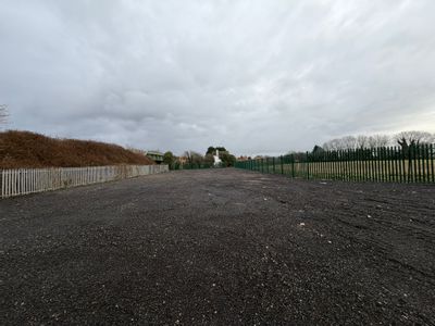 Property Image for Yard, South End, Thorne, Doncaster, South Yorkshire, DN8 5QN
