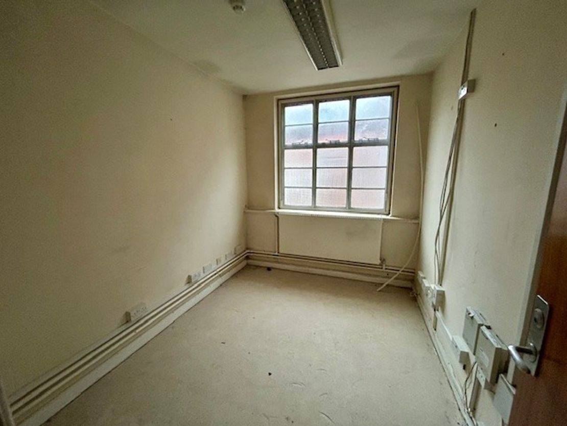 17, Bartholomew Street, Newbury, West Berkshire, RG14 5LY