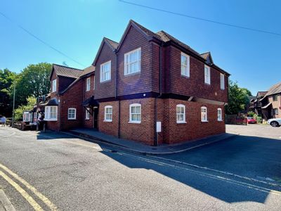 Property Image for Cygnet House, 3 Northcroft Lane, Newbury, West Berkshire, RG14 1BT
