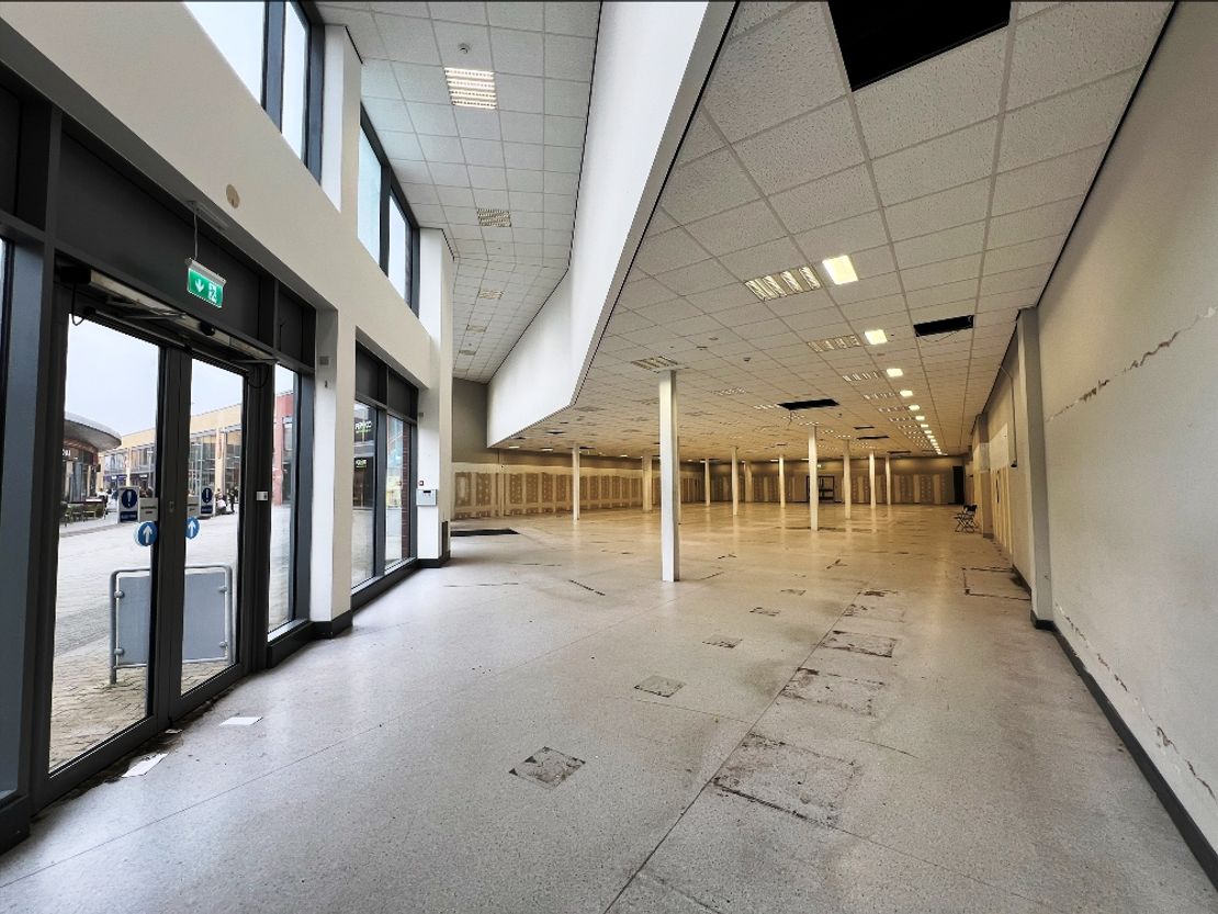 Unit A1-A2, The Crescent Shopping Centre, The Crescent Shopping Centre, Station Road, Hinckley, Leicestershire, LE10 1AP