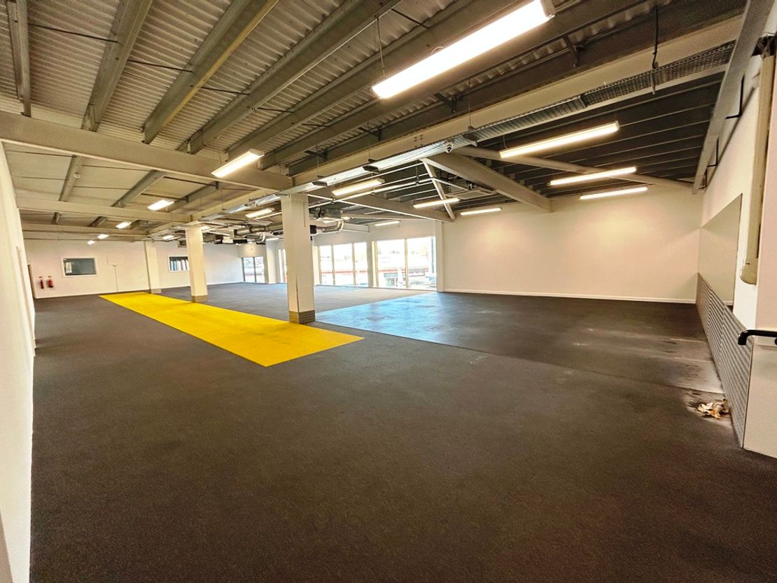 Unit D1, The Crescent Shopping Centre, The Crescent Shopping Centre, Station Road, Hinckley, Leicestershire, LE10 1AP