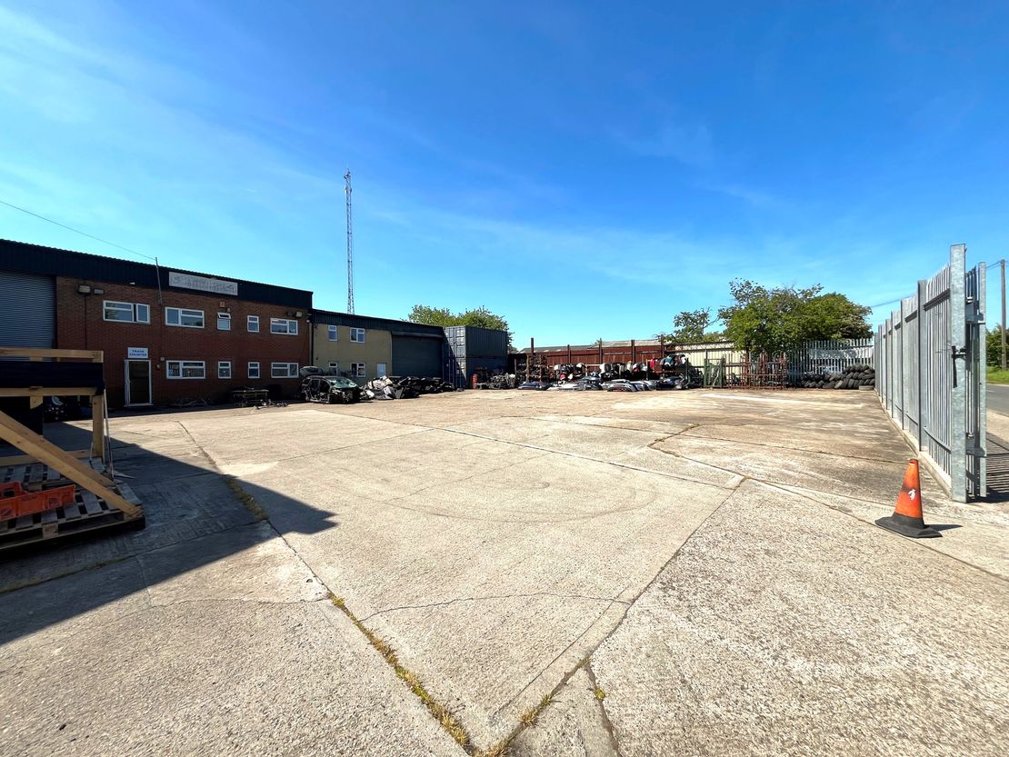Drakes Lane Industrial Estate, Drakes Lane, Chelmsford, Essex, CM3 3BE