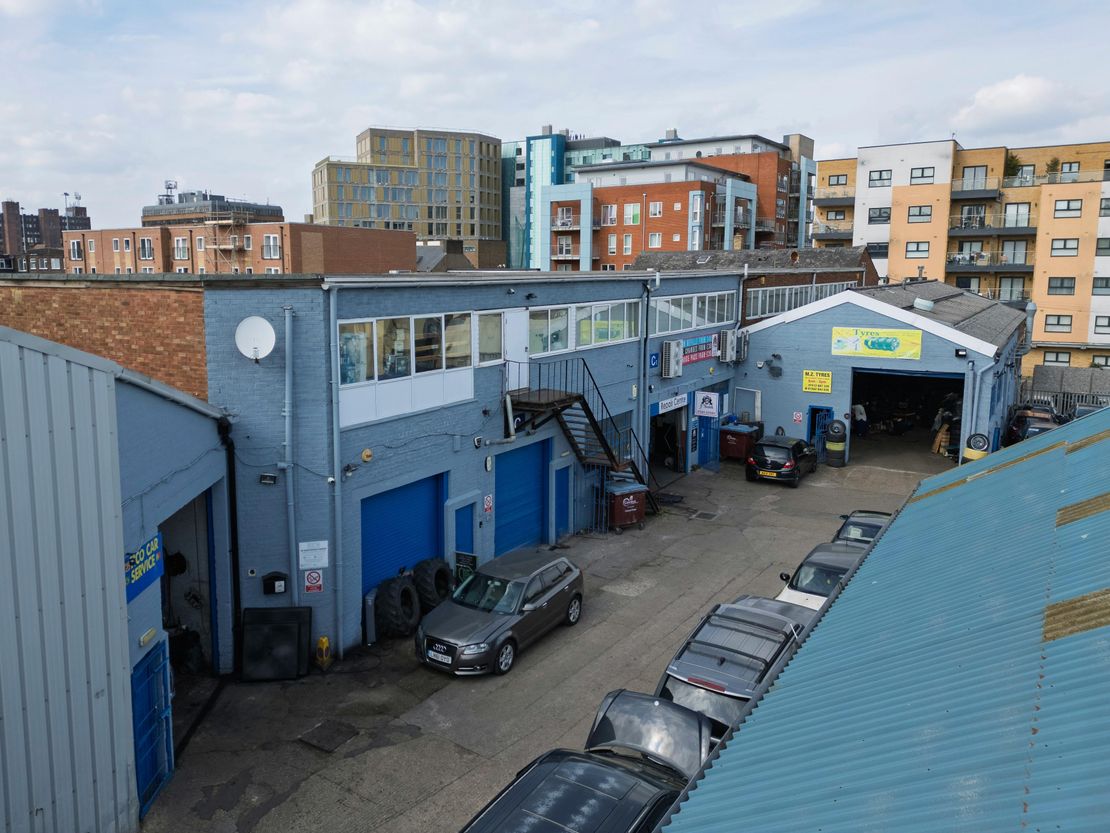 Unit B2, Holly Street Trading Estate, Luton, LU1 3AN