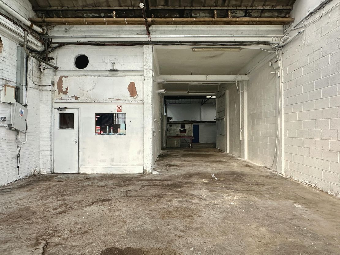 Unit B2, Holly Street Trading Estate, Luton, LU1 3AN