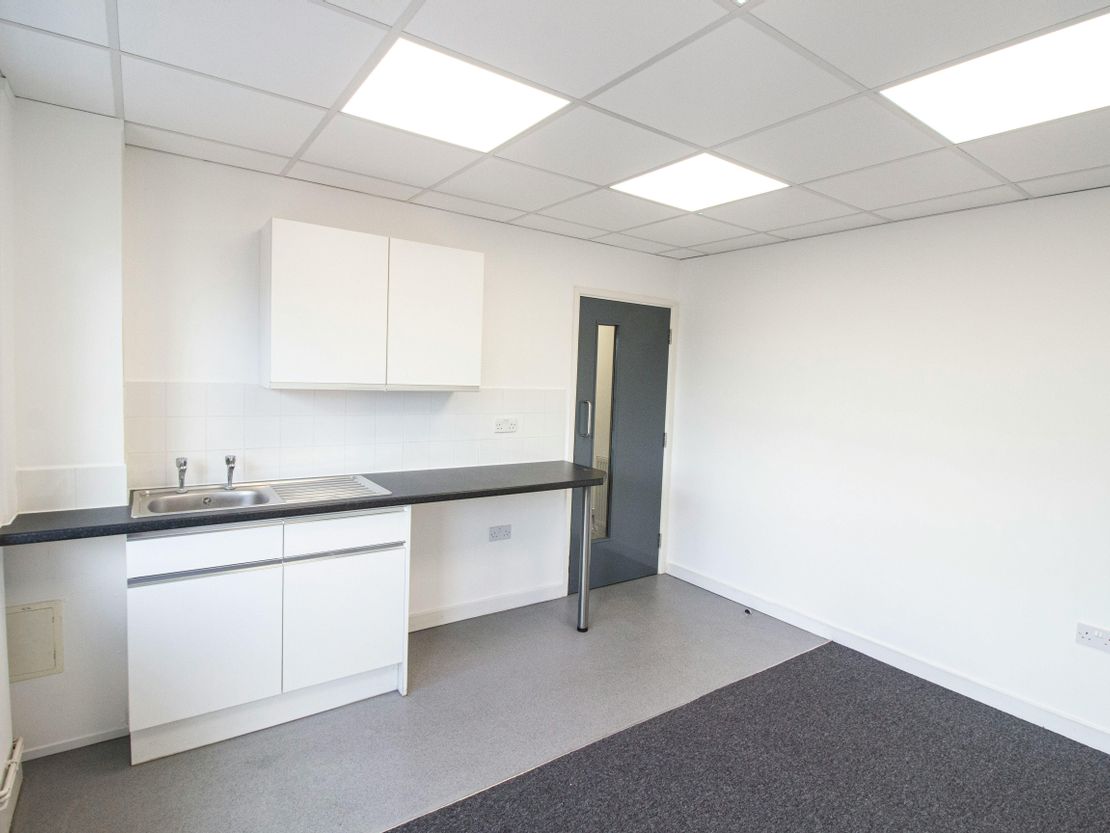 Unit 11 Airlinks Industrial Estate, Spitfire Way, Heston, TW5 9NR