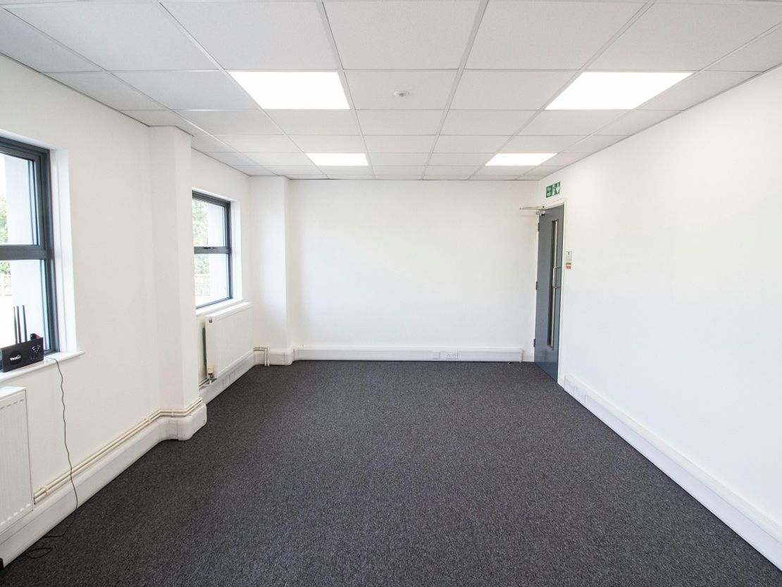 Unit 11 Airlinks Industrial Estate, Spitfire Way, Heston, TW5 9NR